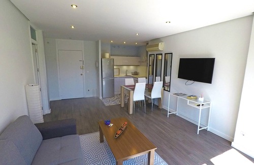 Centro Comercial Apartment | Apt Boulevard Gran Capitán Córdoba by JITKey