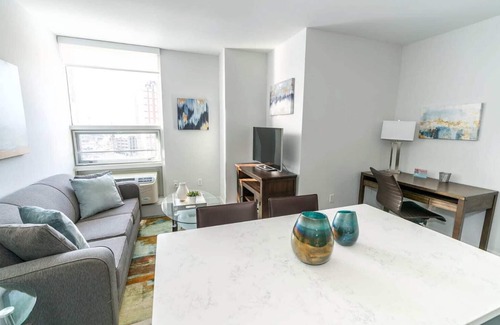 New Rochelle Apartment | Apt Close to Downtown with Gym