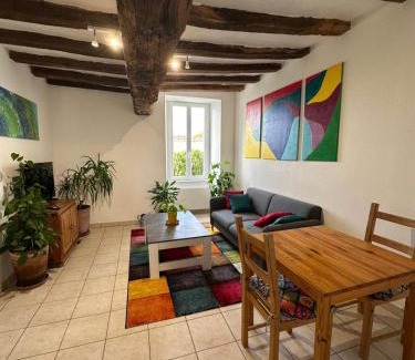 Doue-la-Fontaine Apartment | APT Iere ETAGE PARKING PRIVE AVEC GARAGE MOTO VELO