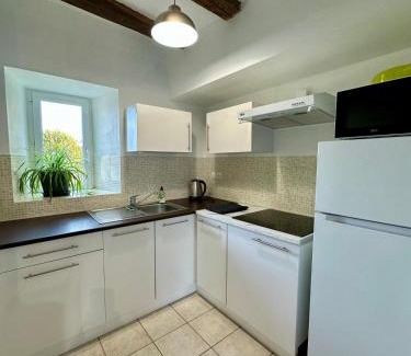 Doue-la-Fontaine Apartment | APT Iere ETAGE PARKING PRIVE AVEC GARAGE MOTO VELO