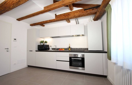 Santa Croce Apartment | Apt. Longhi (Residence Artisti)