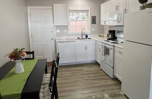 Dunean Apartment | Apt. near Downtown - 2BR/1BA/3BE