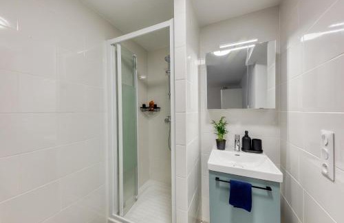 Livry-Gargan Apartment | Apt near Paris & CDG & Expo & SDF & Disney