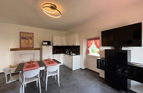 Dongo Apartment | Apt Rigoletto, garden, air conditioning - Larihome A69