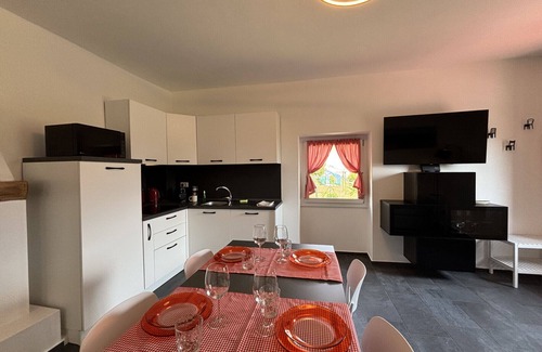 Dongo Apartment | Apt Rigoletto, garden, air conditioning - Larihome A69