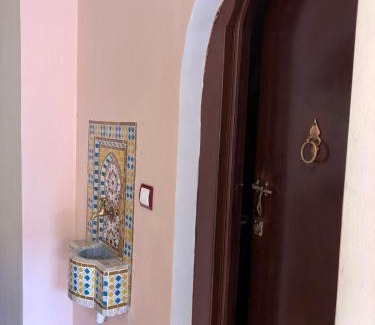 Bensergao Apartment | APT traditionnel et très bien situé - WIFI & PARKING