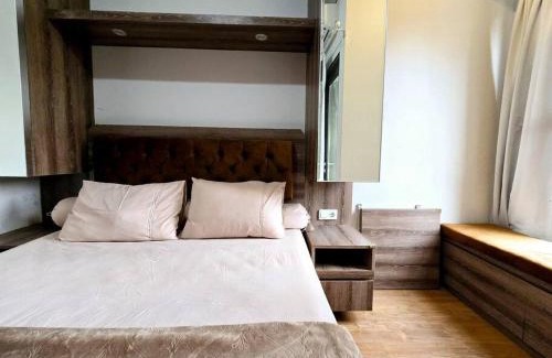 Ciputat Apartment | Apt Transpark Bintaro Studio with Pool by Damaresa