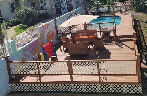 Coto Apartment | Apt w/Pool Deck & Games, 5 mins From The Beach- CU