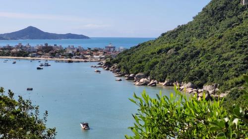 Bombas Apartment | Apto. 2 quartos em Bombinhas (60 m da praia)