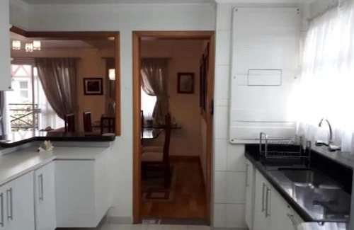 Vila Iara Apartment | Apto aconchegante em Capivari com lareira e sacada