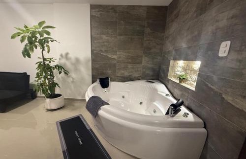 El Nogal Apartment | Apto con Jacuzzi Privado y Cama Doble