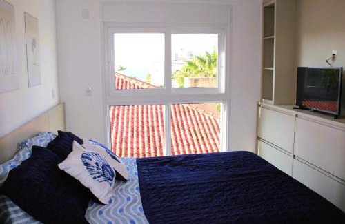 Canasvieiras Apartment | Apto de duas suítes com vista mar - 100 metros da praia em Canasvieiras