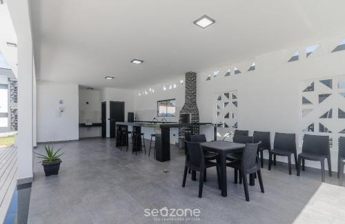 Porto Seguro House | Aptos em condo com churrasq e piscina na melhor localização Praia do Mutá DVBs