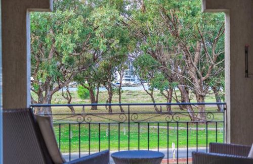 Halls Head House | Aqua La Vista Mandurah