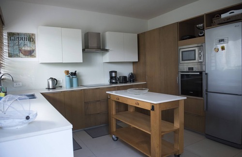 Blue Bay Villa | Aquaria residence, waterfront and superb beach at Blue Bay