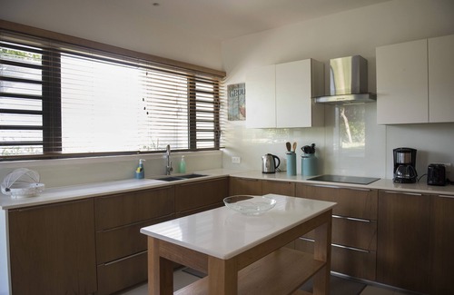 Blue Bay Villa | Aquaria residence, waterfront and superb beach at Blue Bay