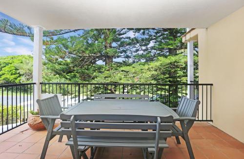 Hawks Nest House | Aquarius Apartment 4