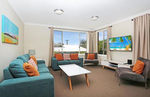 Hawks Nest House | Aquarius Apartment 4