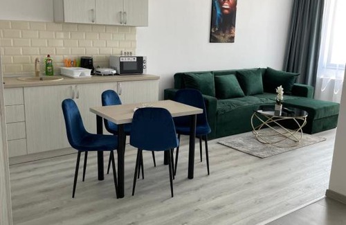 Mamaia-Sat Apartment | Aquazure Studio Residence