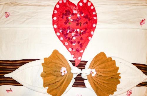 Selong Belanak Hotel | Ara Artati Lombok bungalows and Restaurant