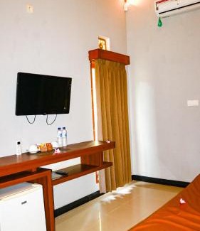 Selong Belanak Hotel | Ara Artati Lombok bungalows and Restaurant