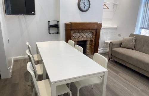Blackpool Town Center House | Araan House Hotel -Families and Couples Only