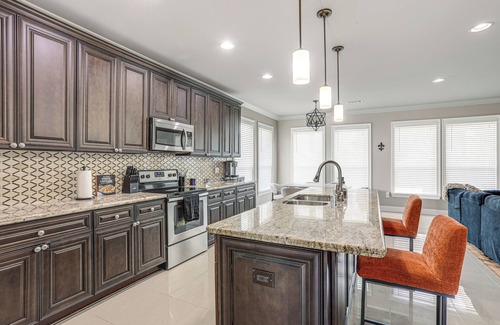 Arabi House | Arabi Home w/Deck: 7 Mi to Downtown New Orleans!