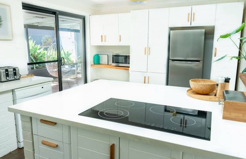 Culburra Beach House | Araluen - Stunningly renovated house down by the lake!