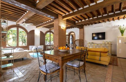 Vicopisano House | Arancera di Villa Edoardo by VacaVilla