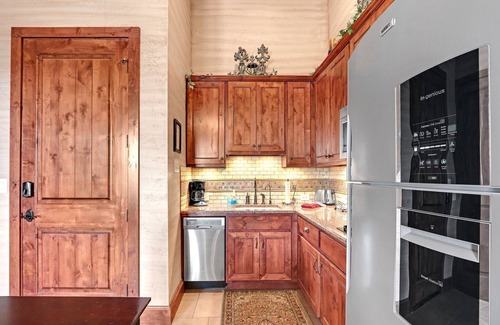 Johnson City Hotel | Arc de Texas - Joan of Arc Suite - on 2001 beautiful acres