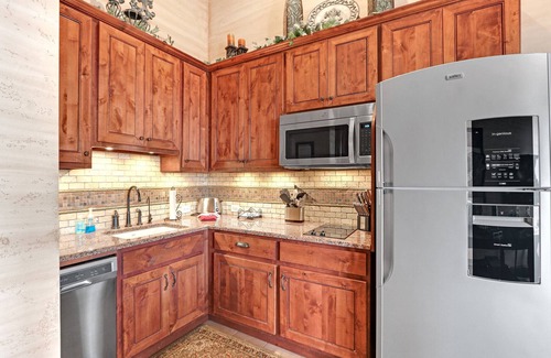 Johnson City Hotel | Arc de Texas - Joan of Arc Suite - on 2001 beautiful acres