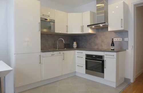 Ternes Apartment | “Arc de Triomphe” is just next door- Bright apt with elevator – 4 guests PON