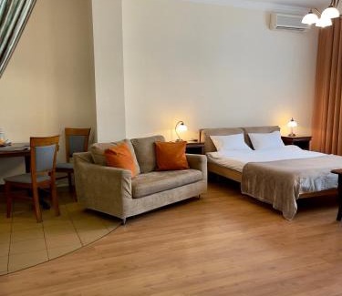 Prymors'kyi district Apartment | Arcada Apartments