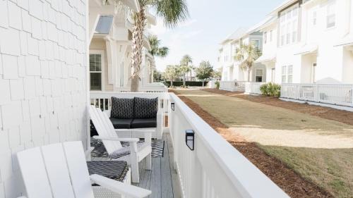 Panama City Beach House | Arcade Bar Prominence Resort Pool and Gym Access Close to Beach Sea Happy