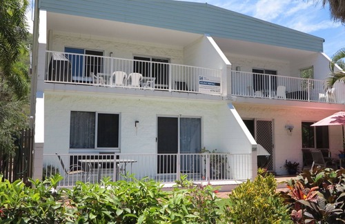 Arcadia Apartment | Arcadia Beach Unit 4 - Charming sunny apartment with front row balcony view over Geoffrey Bay