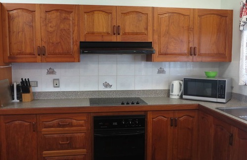 Arcadia Apartment | Arcadia Gardens - spacious island apartment just minutes to Geoffrey Bay