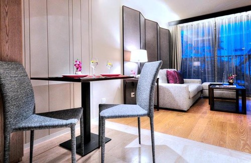 Ploenchit Hotel | Arcadia Suites Ploenchit Sukhumvit by Compass Hospitality