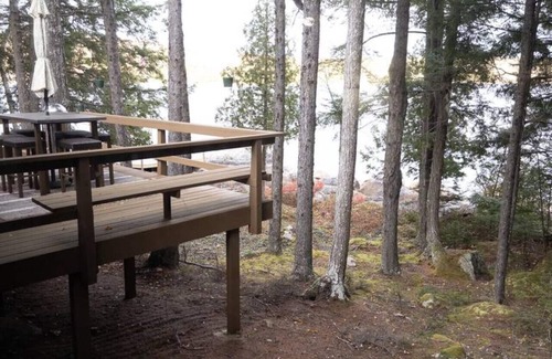 Ellsworth House | Architechural Abode Lakehouse near Acadia