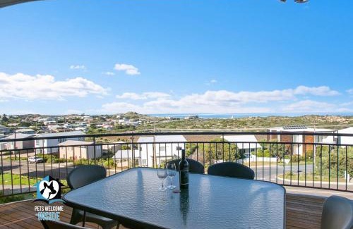 Goolwa Beach House | Architect Designed Beach House with Sweeping Views