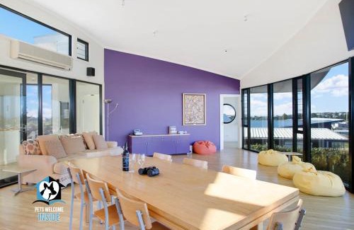 Goolwa Beach House | Architect Designed Beach House with Sweeping Views