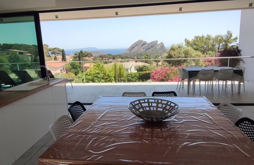La Ciotat Villa | Architect-designed villa with sea view and pool at the gateway to the calanques park
