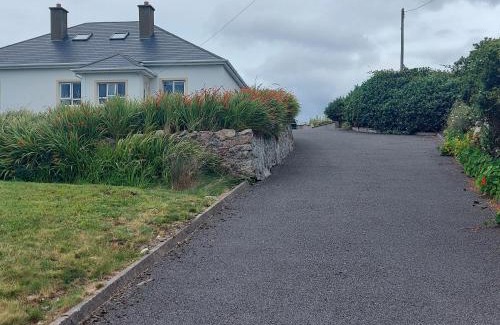 Bunbeg House | Ard an Phíobaire