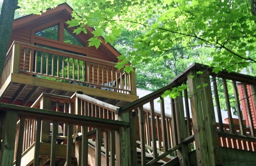 Old Timberline House | Ardmorar - 785 Ridge Road Ardmorar - Secluded Wooded Lot, Hot Tub, Lake Access