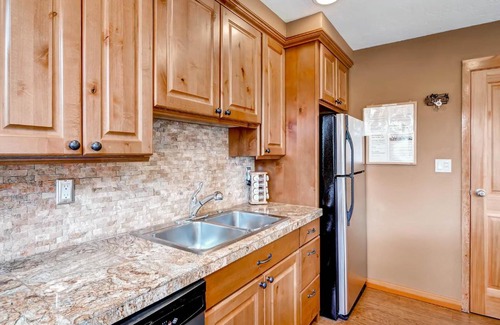 Lakeside Village Apartment | Argentine 1525