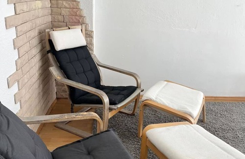 Zeitz Apartment | AriProp Berlin Style Workers’ flat–private Parking