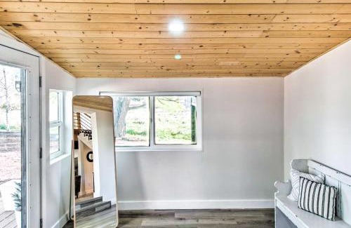 Pinetop-Lakeside House | Arizona Getaway with Fire Pit, BBQ and On-Site Lake!