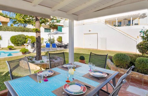 Pera Villa | Armacao de Pera Villa Sleeps 6 with Pool Air Con and WiFi