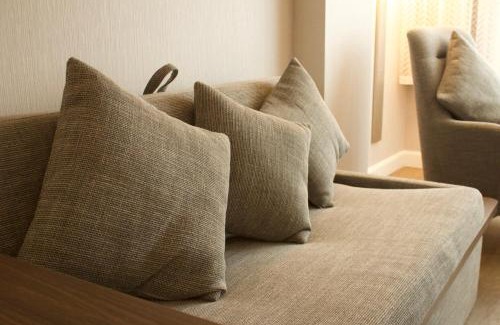 Saint-Laurent Hotel | Armon Plaza Montreal Airport