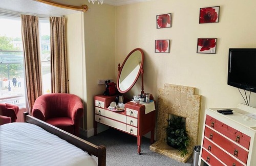 Aberaeron Bed & Breakfast | Arosfa Harbourside Guest House