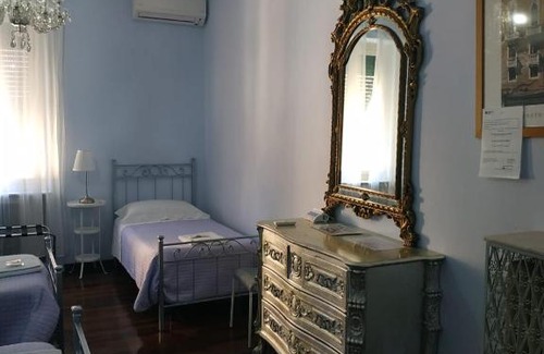 Esquilino Bed & Breakfast | Around The Corner Colosseo B&B